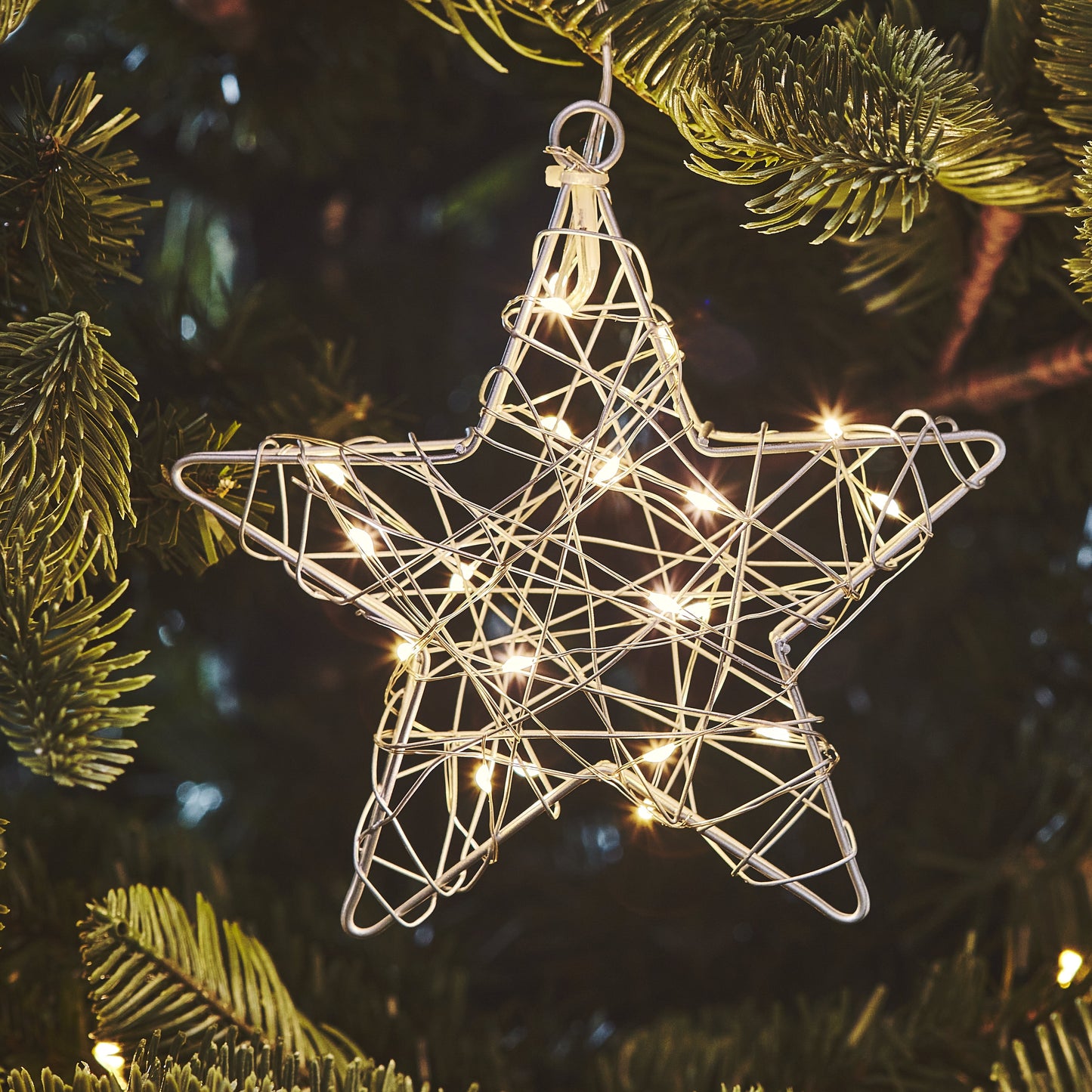 Hanging Wire Star LED - Gold or Silver