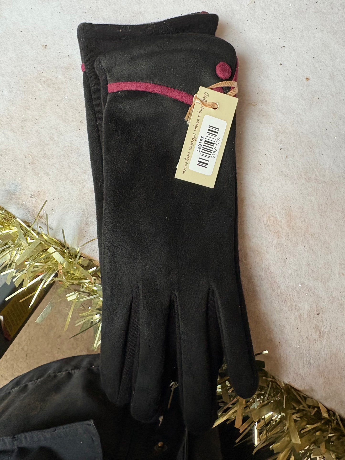 Black Gloves by Zelly