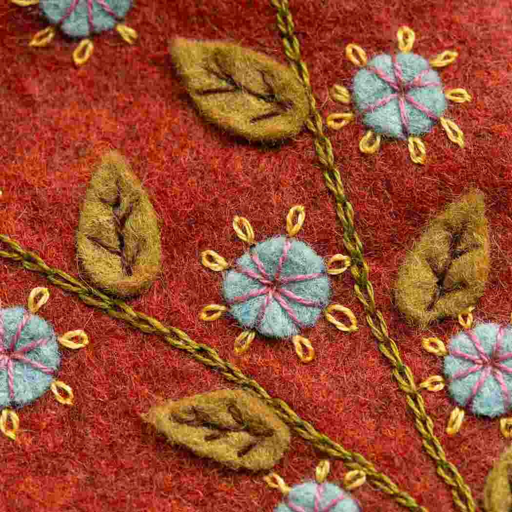 Corinne Lapierre Embroidered Scissors Pouch & Mini Pincushion Felt Craft Mini Kit