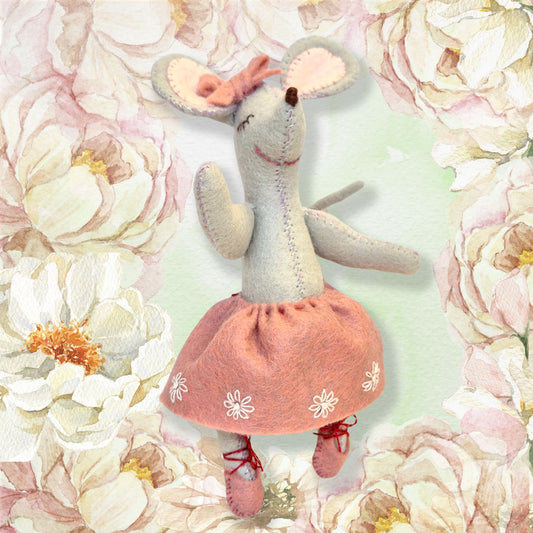 Corinne Lapierre Little Mouse The Ballet Dancer Felt Craft Mini Kit