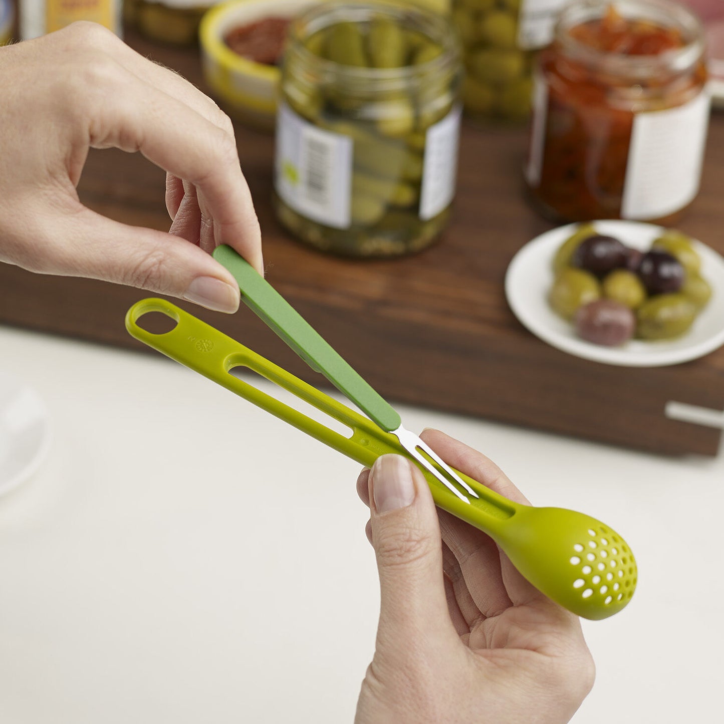 Joseph Joseph 2-Piece Scoop and Pick Jar Spoon and Fork - Green