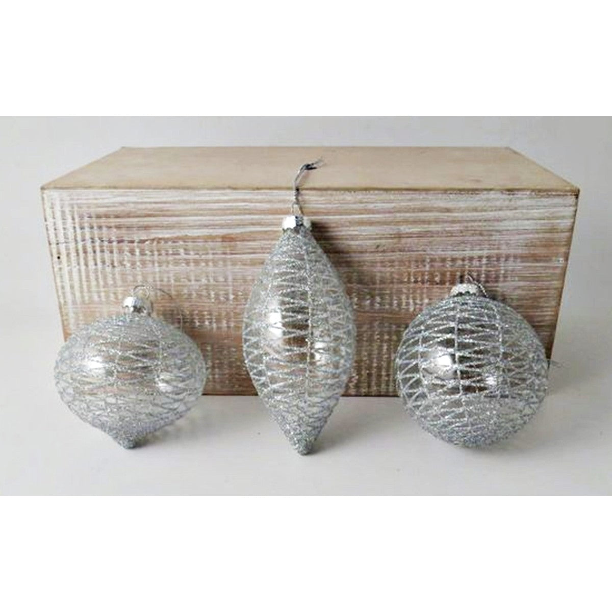 Giftware Trading Set of 3 Clear Glass Christmas Baubles with Silver Glitter